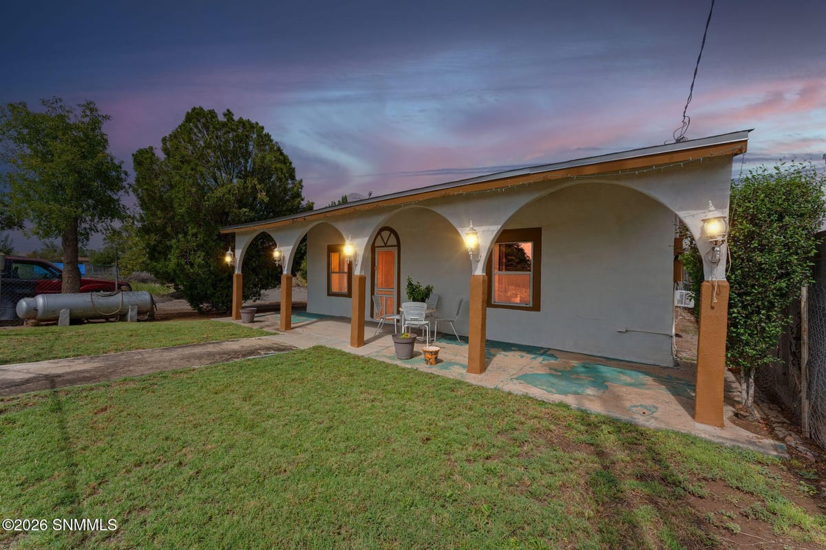208 Saint Valentine Street, La Mesa, NM 88044 photo 5