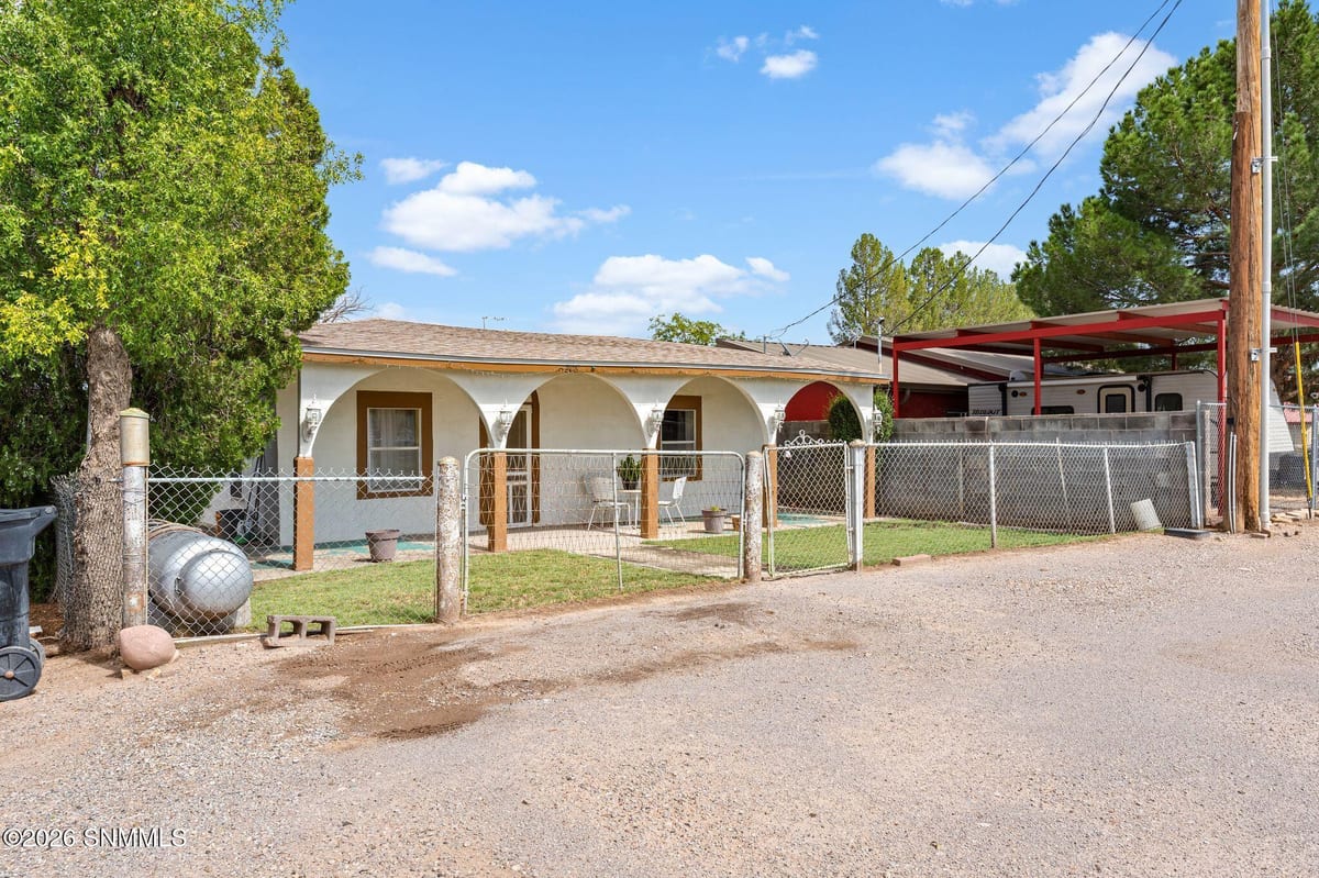 208 Saint Valentine Street, La Mesa, NM 88044 photo 9