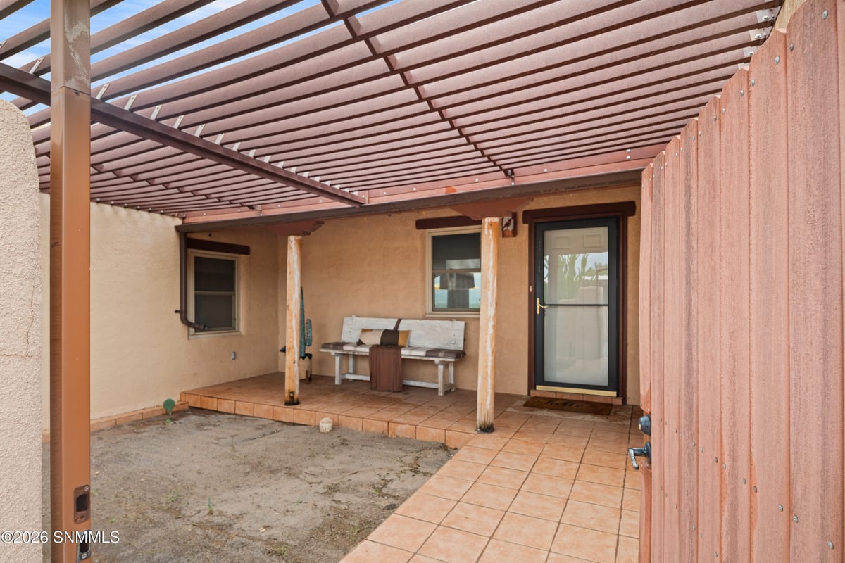 1815 Vista Sierra Court, Las Cruces, NM 88005 photo 6