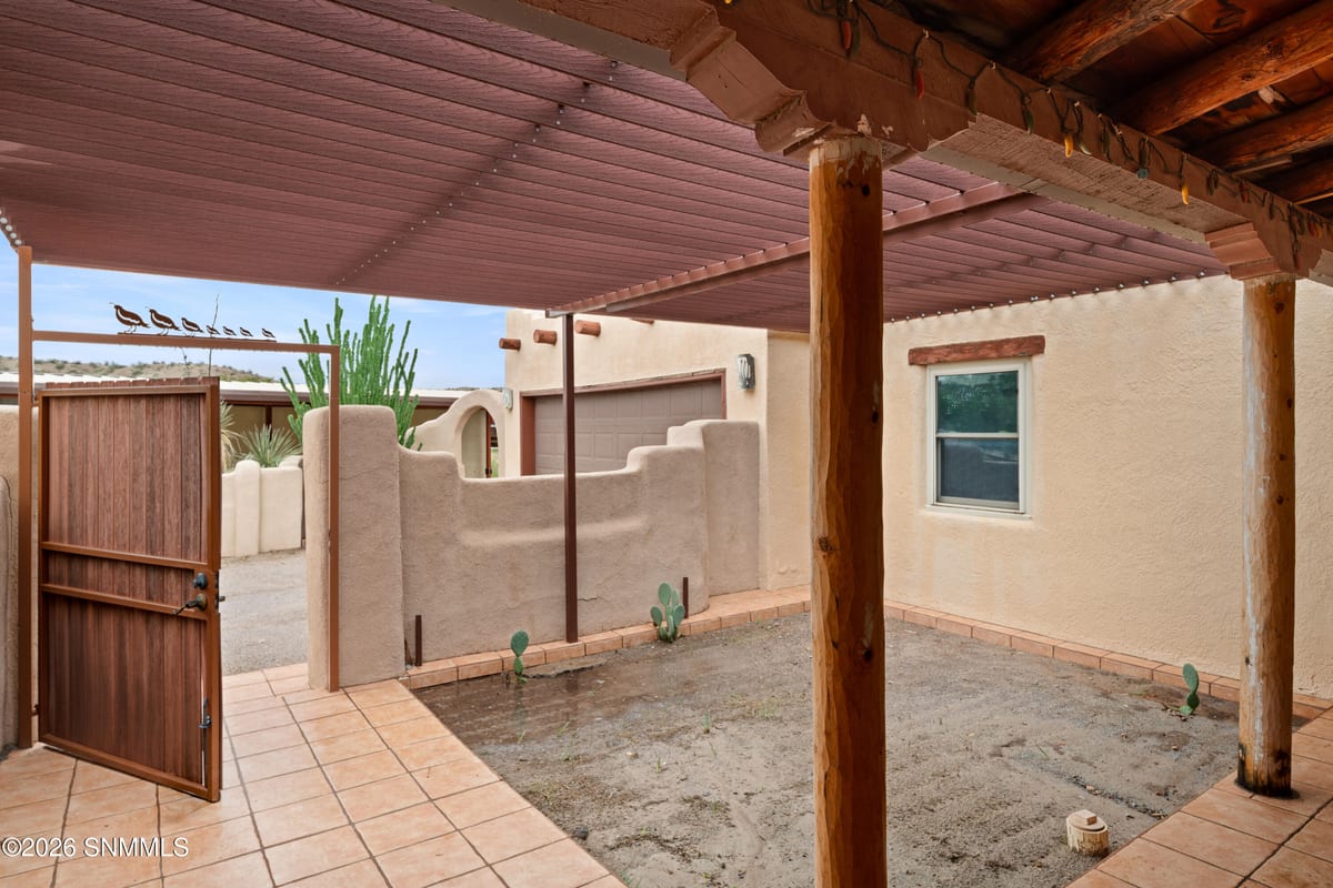 1815 Vista Sierra Court, Las Cruces, NM 88005 photo 7
