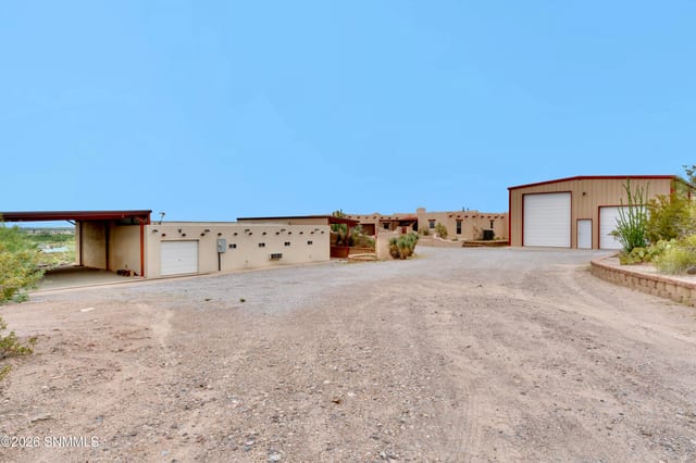 1815 Vista Sierra Court, Las Cruces, NM – 2 bedroom, 1,913 sqft single family residence for sale at $560,000
