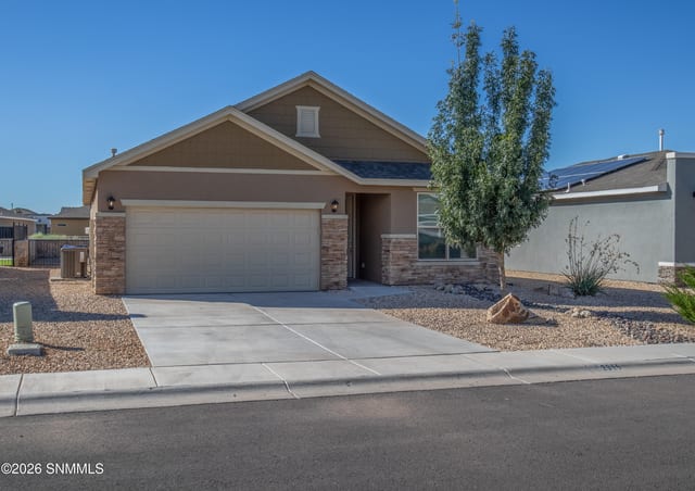 2955 Aragon Avenue, Las Cruces, NM – 4 bedroom, 1,498 sqft single family residence for sale at $309,000