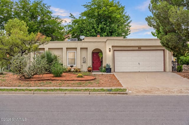 Casa unifamiliar en venta por $325,000: 2213 Cimarron Drive, Las Cruces, NM – 3 recámaras, 1,459 pies²