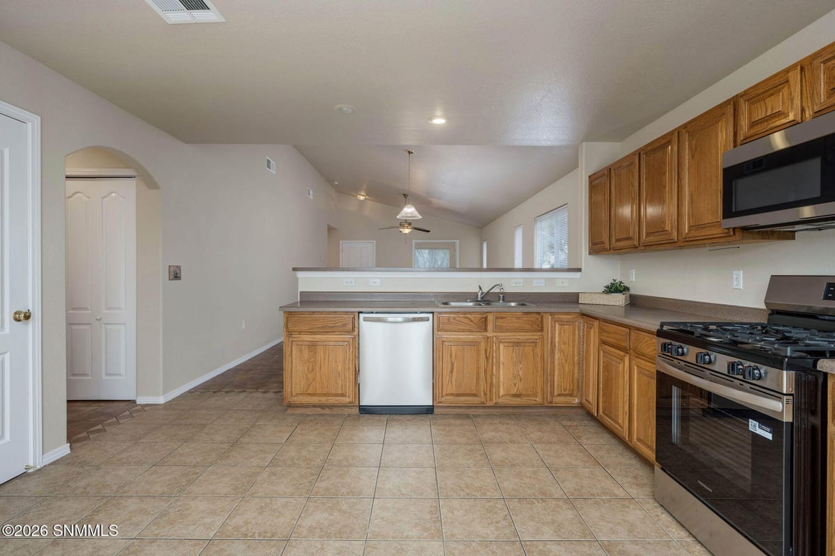 4882 Calle Bella Avenue, Las Cruces, NM 88012 photo 11
