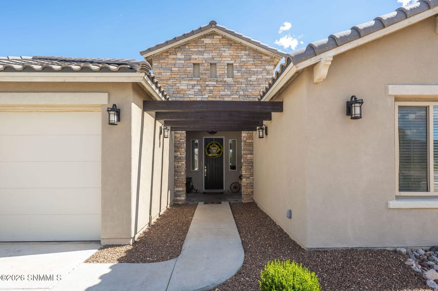 393 Marisa Court, Las Cruces, NM 88007 photo 4