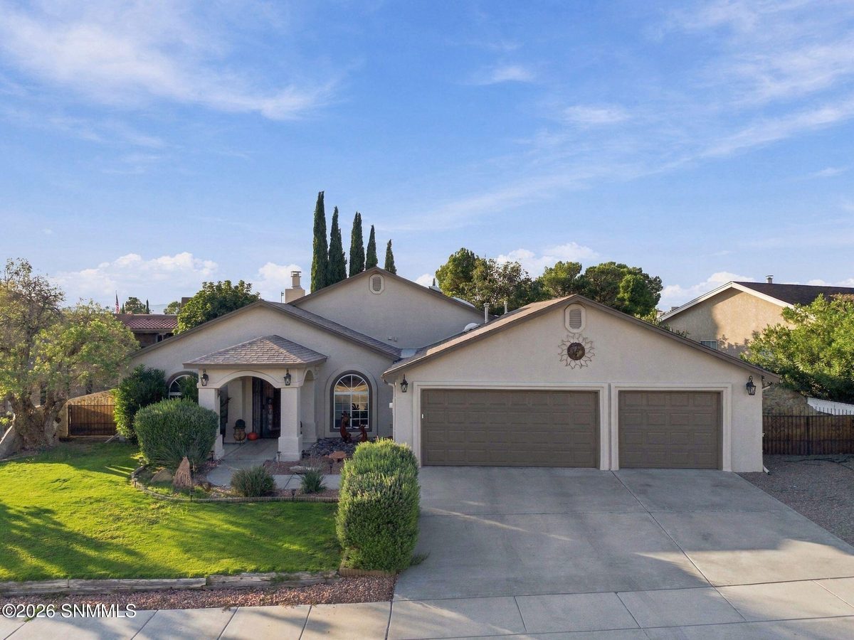 1091 Fran Drive, Las Cruces, NM 88007 photo 1