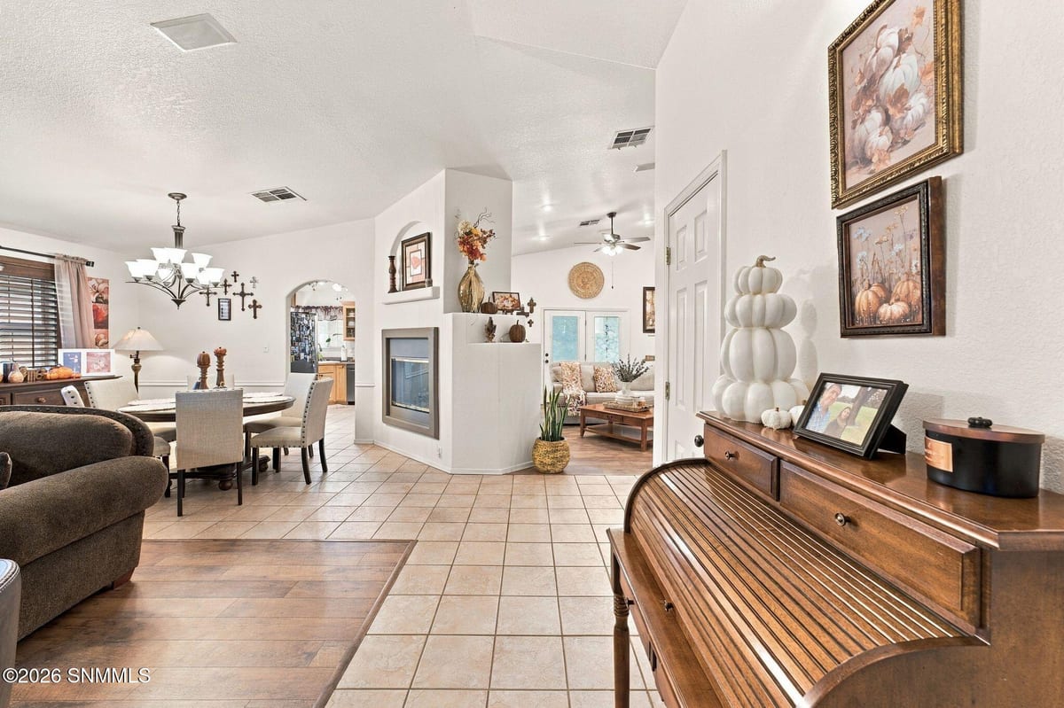 1091 Fran Drive, Las Cruces, NM 88007 photo 9