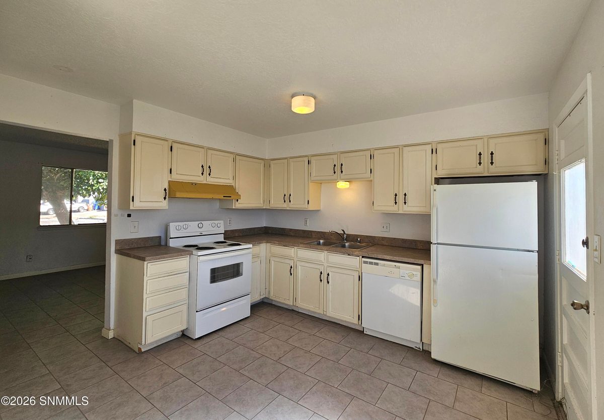 1974 Mahogany Drive, Las Cruces, NM 88001 photo 11