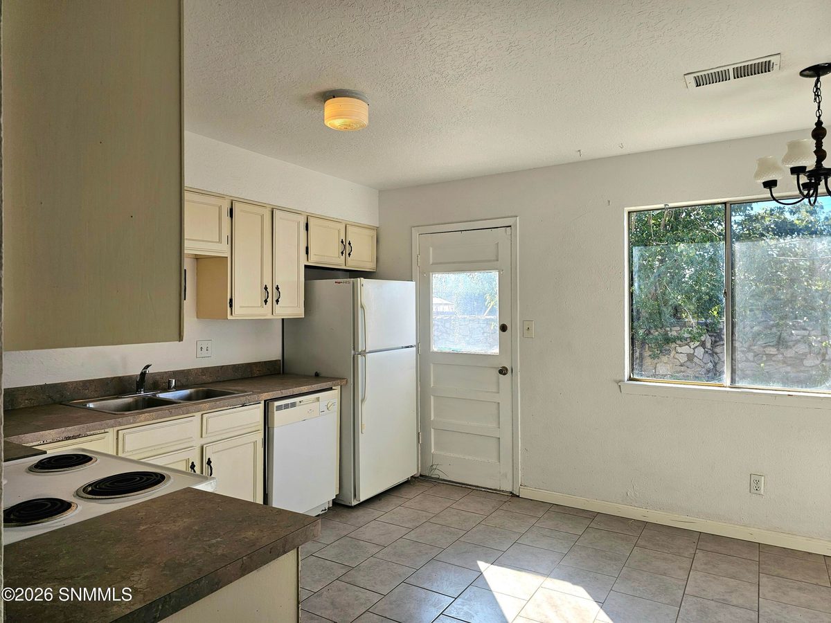1974 Mahogany Drive, Las Cruces, NM 88001 photo 12