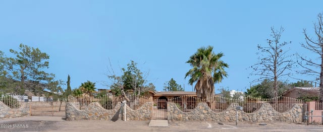 970 San Andres Drive, Anthony, NM 88021 photo 2