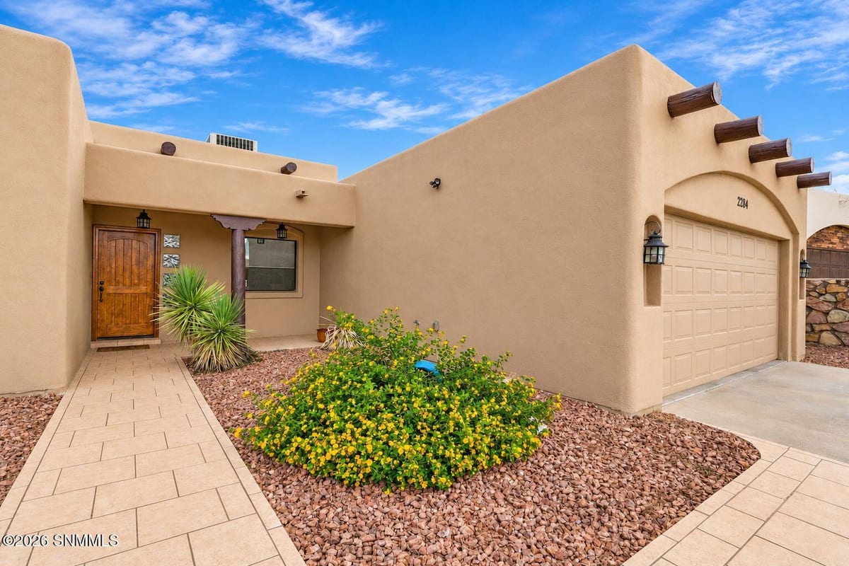 2284 Calais Avenue, Las Cruces, NM 88011 photo 3