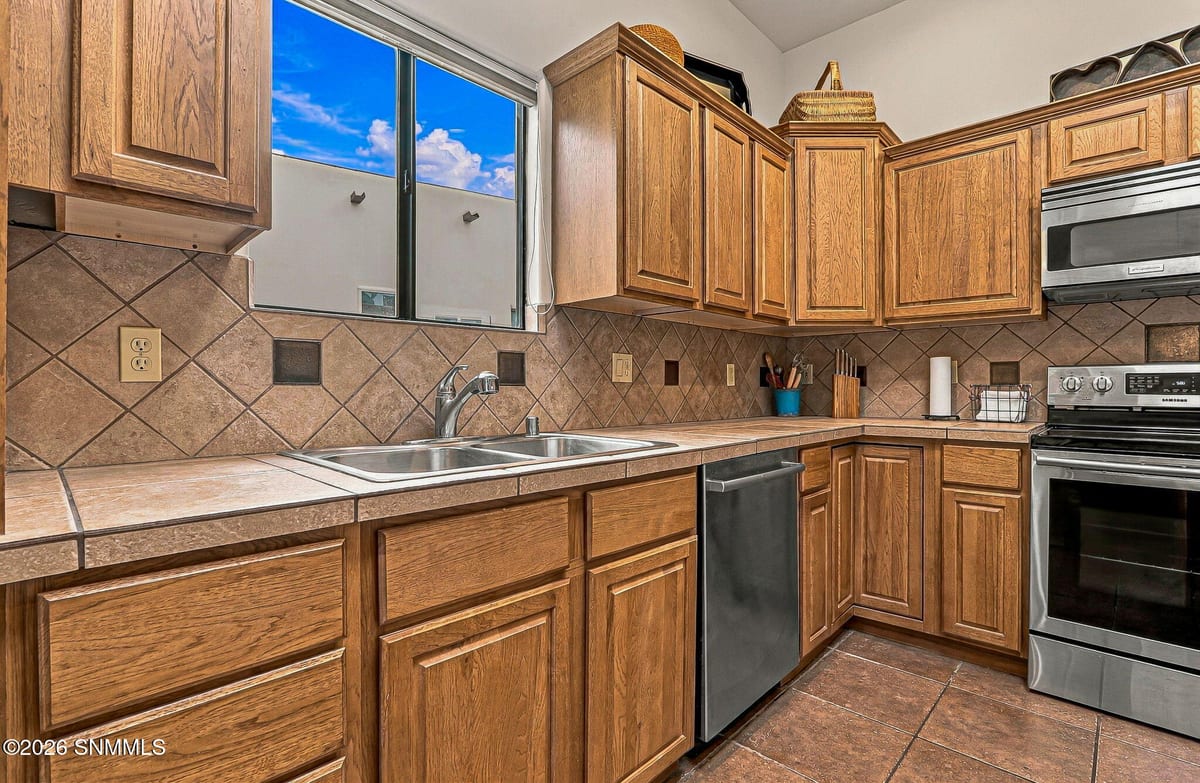 2284 Calais Avenue, Las Cruces, NM 88011 photo 9