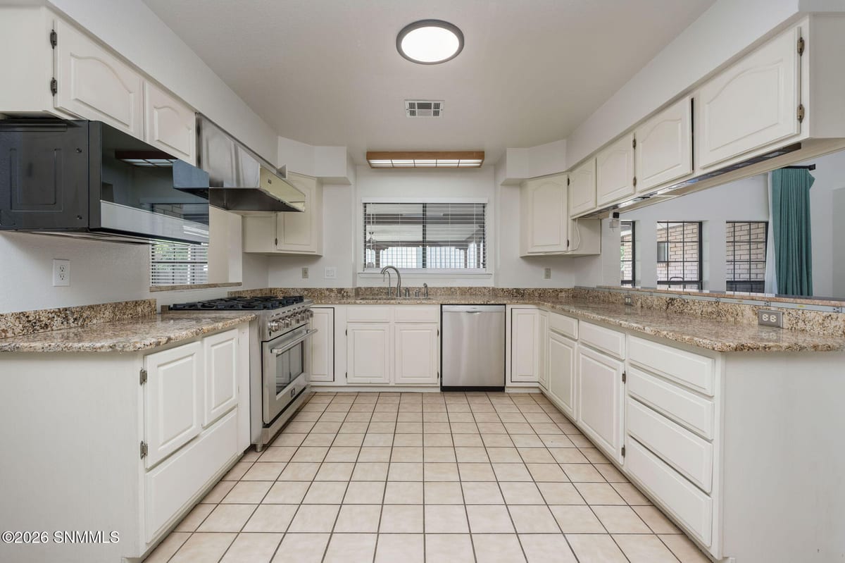 2220 Wildwind Road, Las Cruces, NM 88007 photo 11