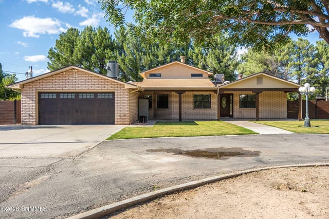 2220 Wildwind Road, Las Cruces, NM 88007 photo 2