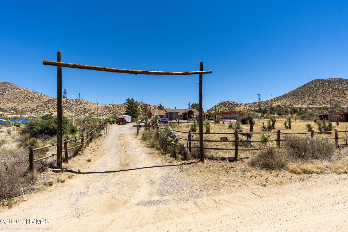 17610 Tierra Alta Road, Las Cruces, NM 88011 photo 7