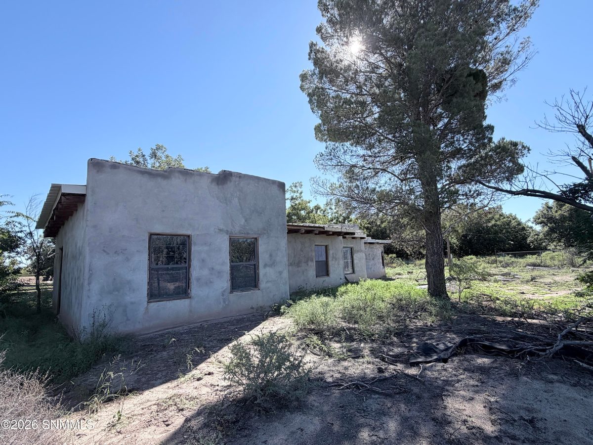 725 Savannah Road, La Mesa, NM 88044 photo 2