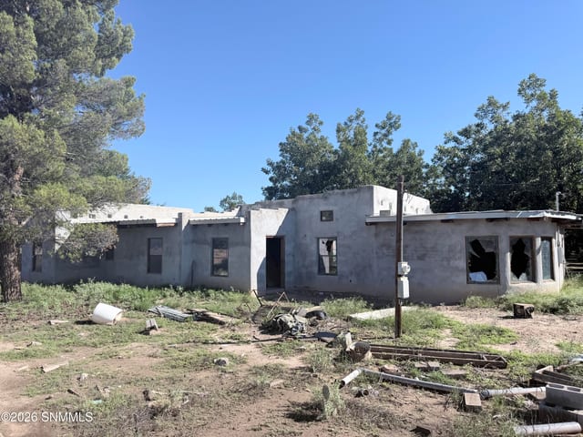 725 Savannah Road, La Mesa, NM – 3 bedroom, 2,367 sqft single family residence for sale at $120,000