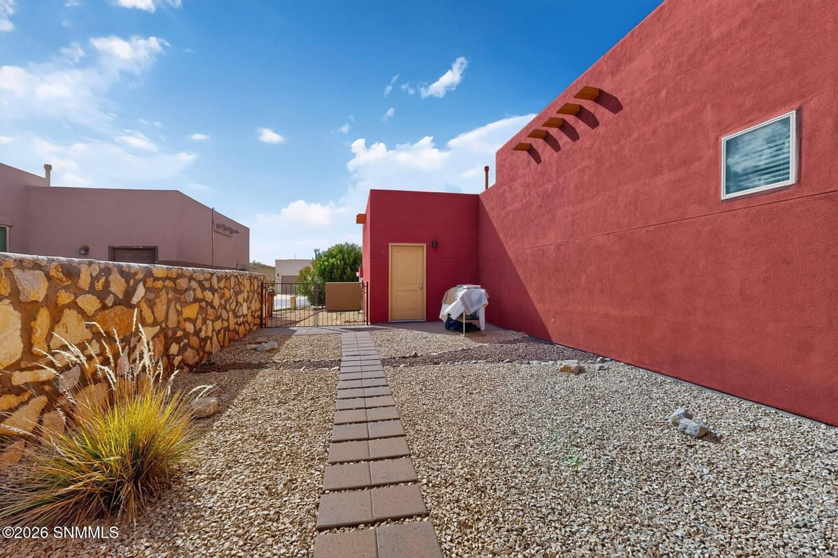 6114 Golden Echo Place, Las Cruces, NM 88012 photo 9