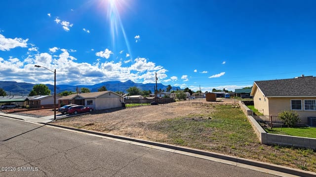 Terreno vago à venda por $45,000: 810 Larkspur Avenue, Alamogordo, NM