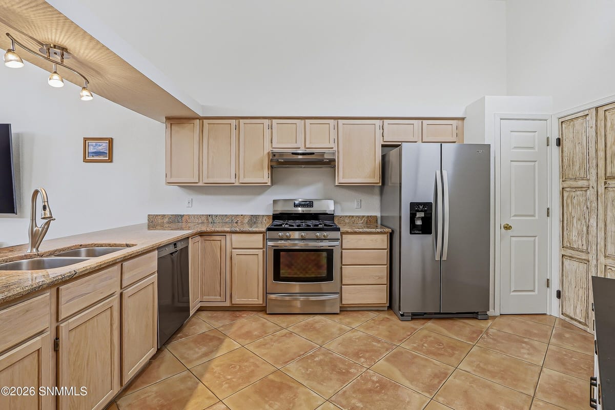 2048 Pine Needle Way, Las Cruces, NM 88012 photo 5