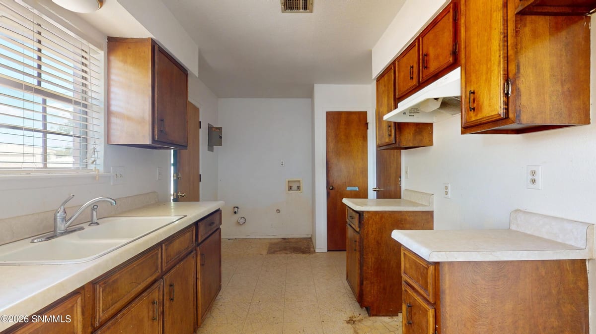 2665 La Luz Street, Las Cruces, NM 88007 photo 7