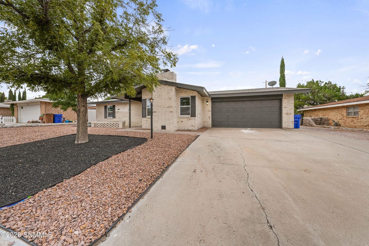1218 Edgewood Avenue, Las Cruces, NM 88005 photo 2