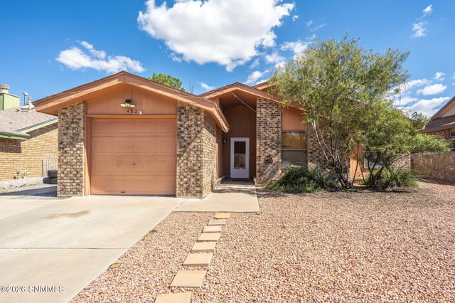 432 Lupton Place, Las Cruces, NM – 3 bedroom, 1,078 sqft single family residence for sale at $225,000