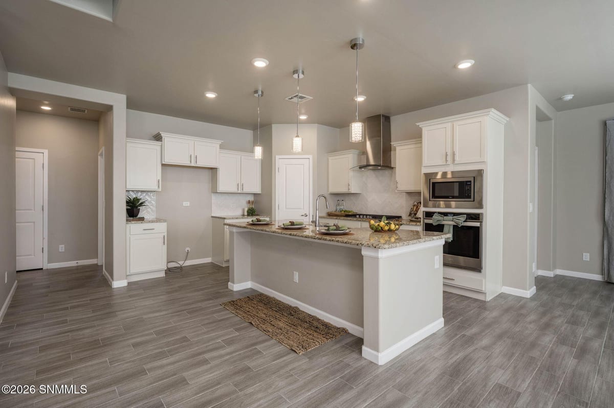 4756 Big Springs Street, Las Cruces, NM 88011 photo 2