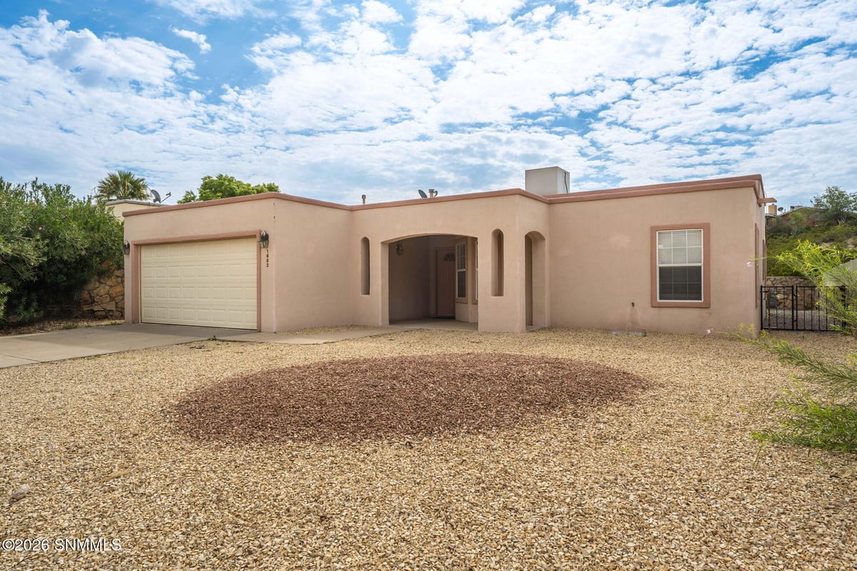 1982 Bentley Drive, Las Cruces, NM 88001 photo 2