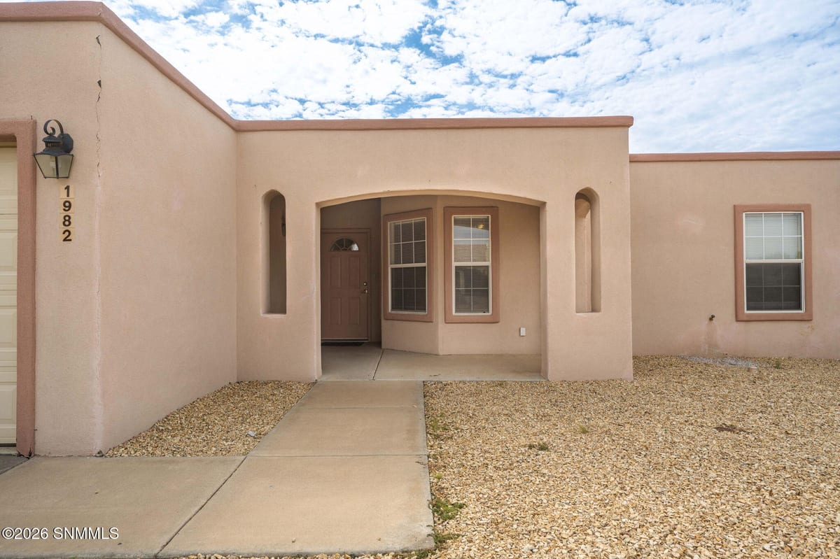 1982 Bentley Drive, Las Cruces, NM 88001 photo 3