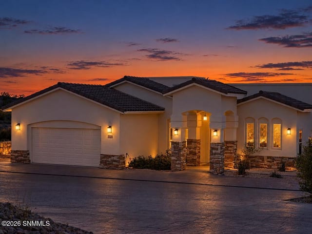 5628 Camino Escondida, Las Cruces, NM 88011 photo 2