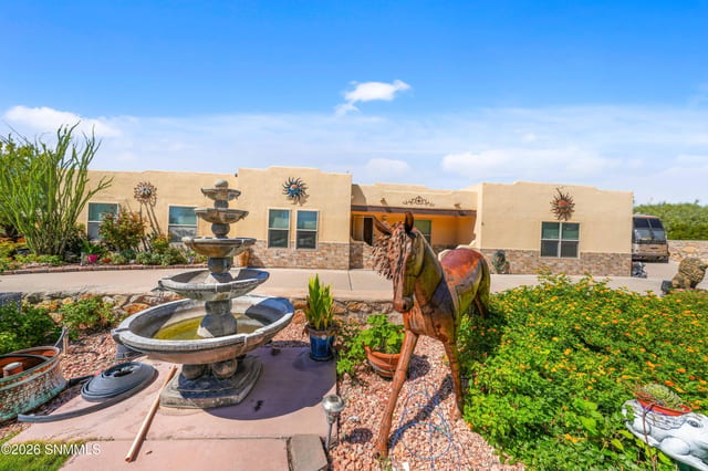 4207 E Winchester Road, Las Cruces, NM 88011 photo 2