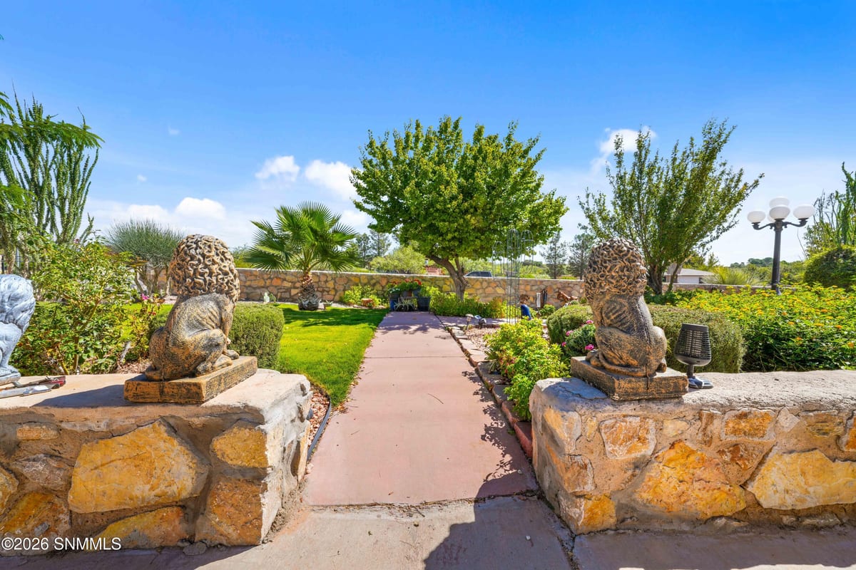 4207 E Winchester Road, Las Cruces, NM 88011 photo 4
