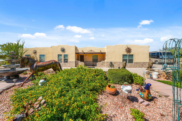 4207 E Winchester Road, Las Cruces, NM – 4 bedroom, 3,015 sqft single family residence for sale at $625,000