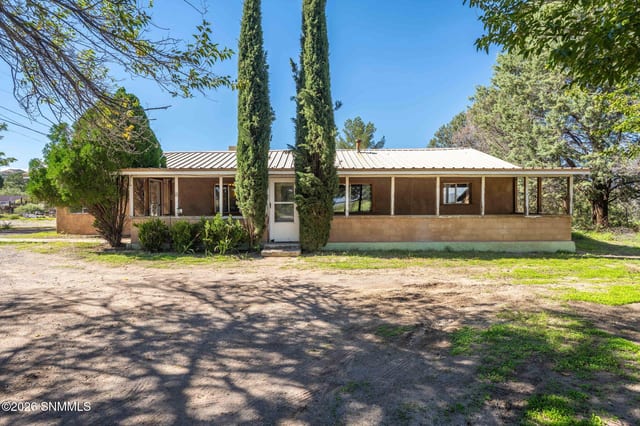 6 Silver Springs Road, Williamsburg, NM – 3 bedroom, 2,182 sqft single family residence for sale at $329,000