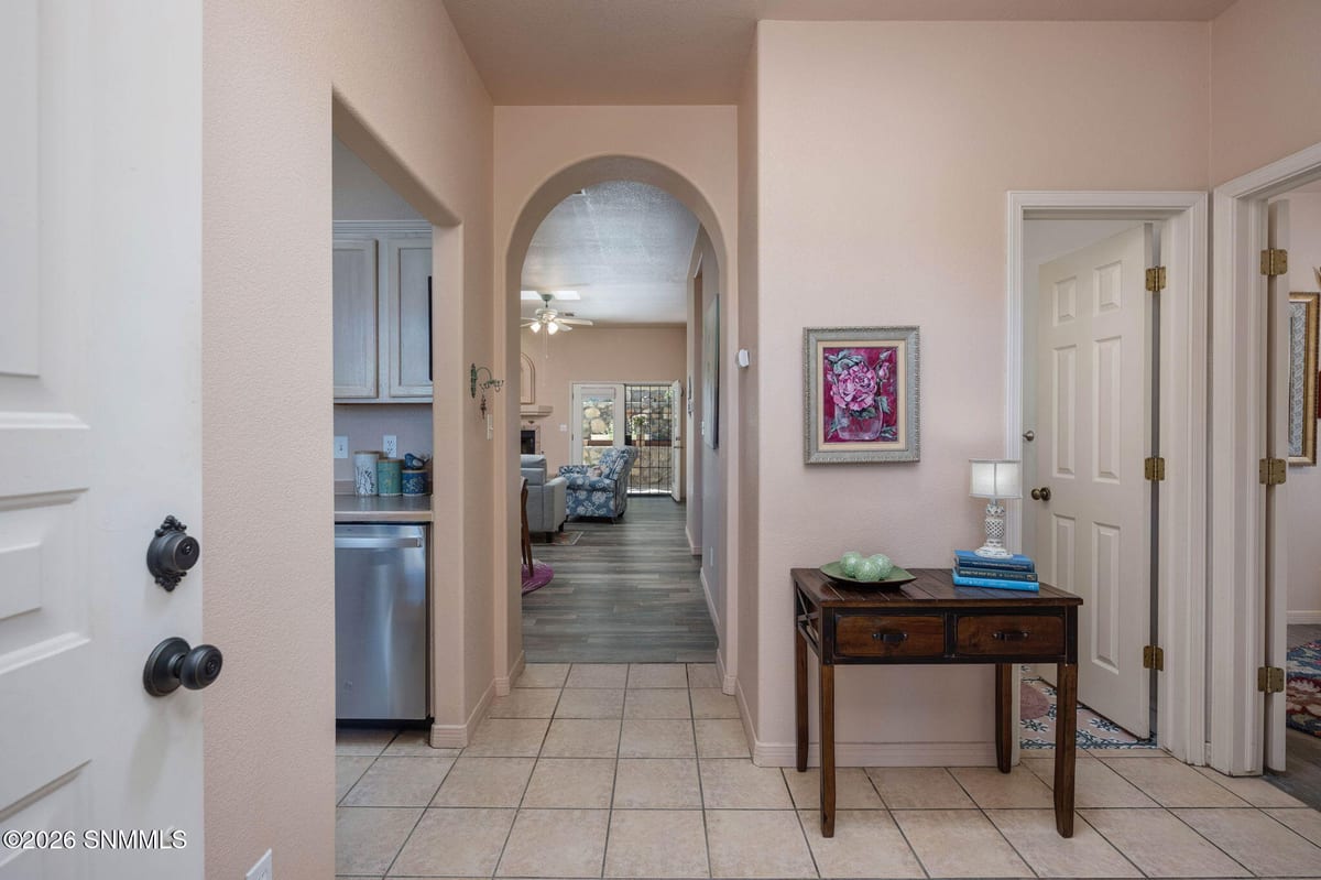2484 Sunridge Drive, Las Cruces, NM 88012 photo 9