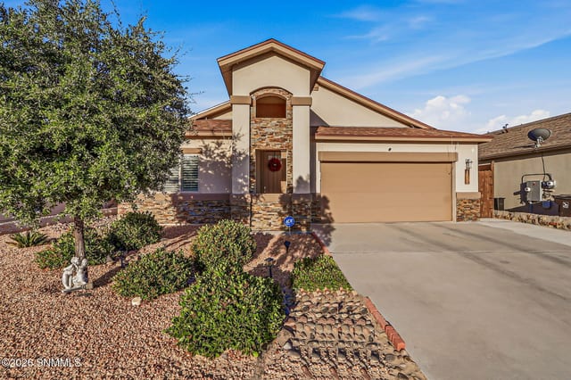 6045 Copper Hill Street, Santa Teresa, NM – 4 bedroom, 1,781 sqft single family residence for sale at $339,500