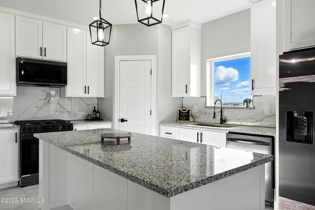 1260 Sahara Desert Drive, Chaparral, NM 88081 photo 3