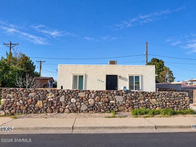 Casa unifamiliar à venda por $155,000: 1935 Palomas Avenue, Las Cruces, NM – 2 quartos, 958 pés²