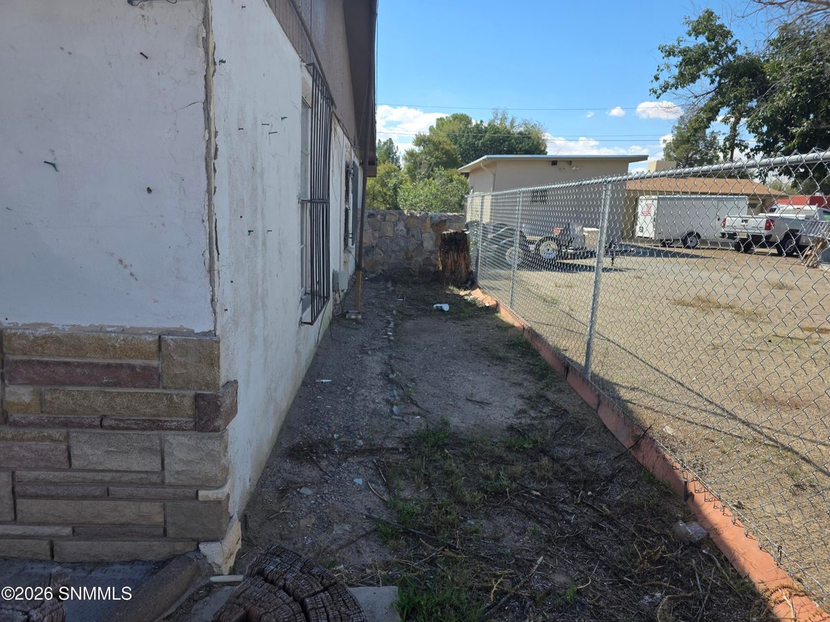 3202 Harrelson Street, Las Cruces, NM 88005 photo 12