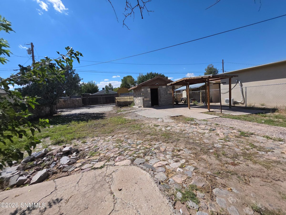 3202 Harrelson Street, Las Cruces, NM 88005 photo 9
