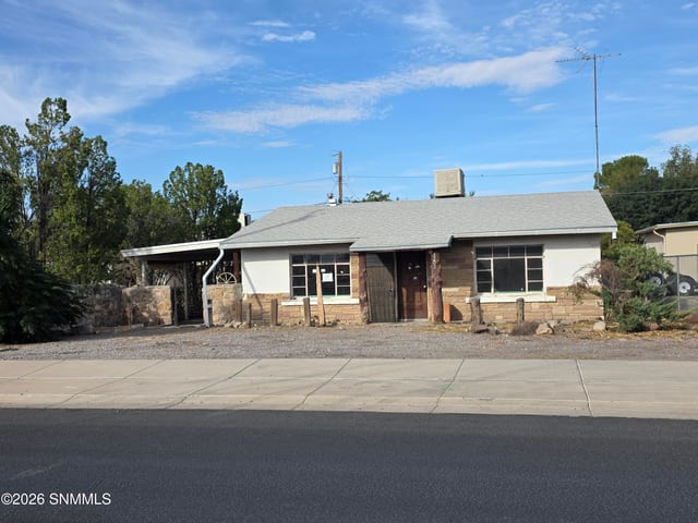 3202 Harrelson Street, Las Cruces, NM – 2 bedroom, 1,248 sqft single family residence for sale at $55,000