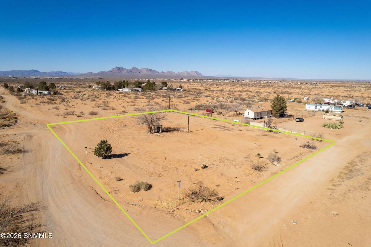 7575 Kings Road, Las Cruces, NM 88012 photo 2
