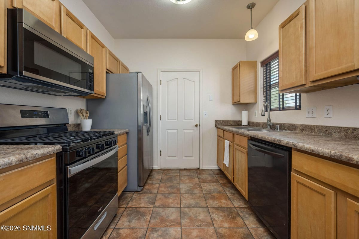 4490 Hillsboro Loop, Las Cruces, NM 88012 photo 6