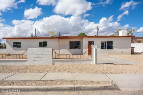 1050 Alamo Street, Las Cruces, NM home for sale at $239,000