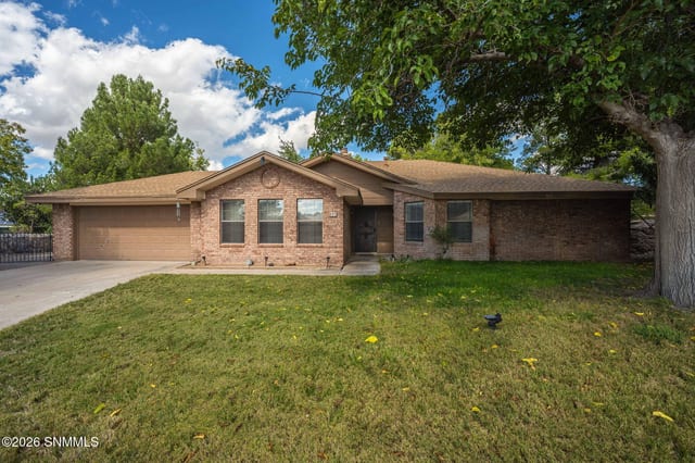 837 Rouault Avenue, Las Cruces, NM 88007 photo 2