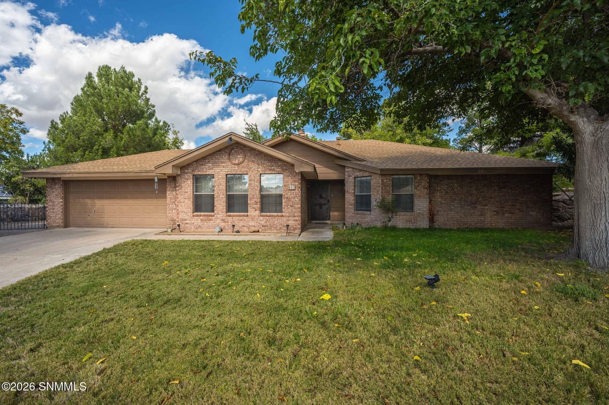 837 Rouault Avenue, Las Cruces, NM 88007 photo 2