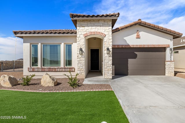 3006 Prado Del Sol Avenue, Las Cruces, NM 88011 photo 2