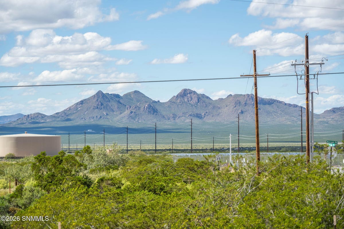 9412 El Centro Boulevard, Las Cruces, NM 88012 photo 2