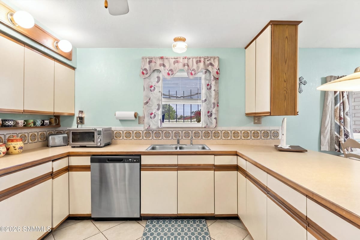 1253 Oakridge Drive, Las Cruces, NM 88005 photo 12